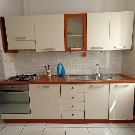 Casa Elvia - בית נופש מרינה די קמפו